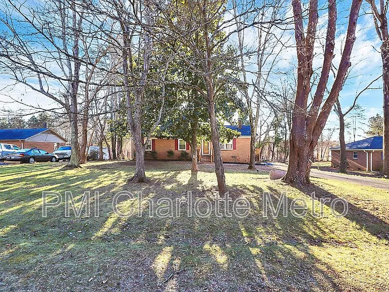 9916 Windrift Rd — Photo 21