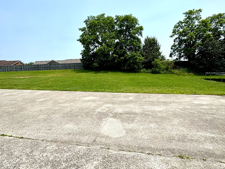 638 Hampton Way #B — Photo 31