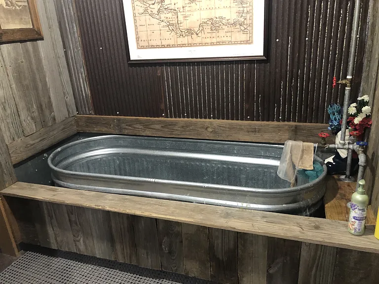 Tub in second bathroom