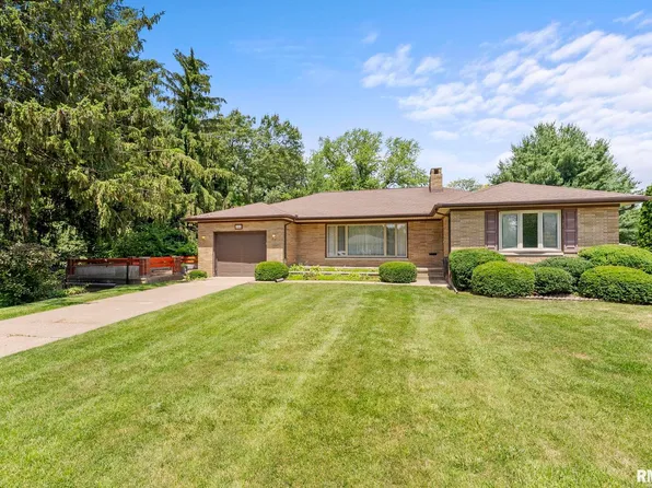 1105 35th Avenue Ct, East Moline, IL 61244