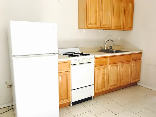 Rented by In Haus LLC | media 18