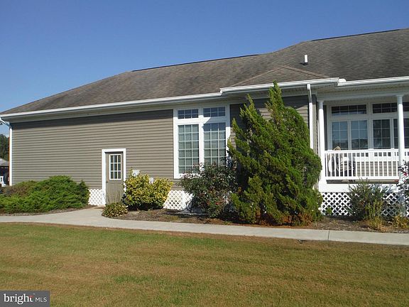 5th image of 22925 Steele Dr