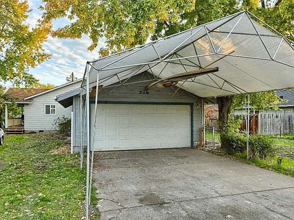 3rd image of 526 Berrydale Ave