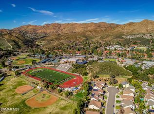 5837 Oak Bend Ln UNIT 302, Oak Park, CA 91377