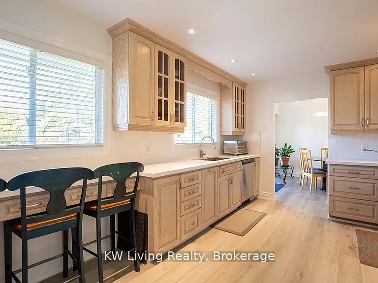702 Lake Dr S — Photo 22