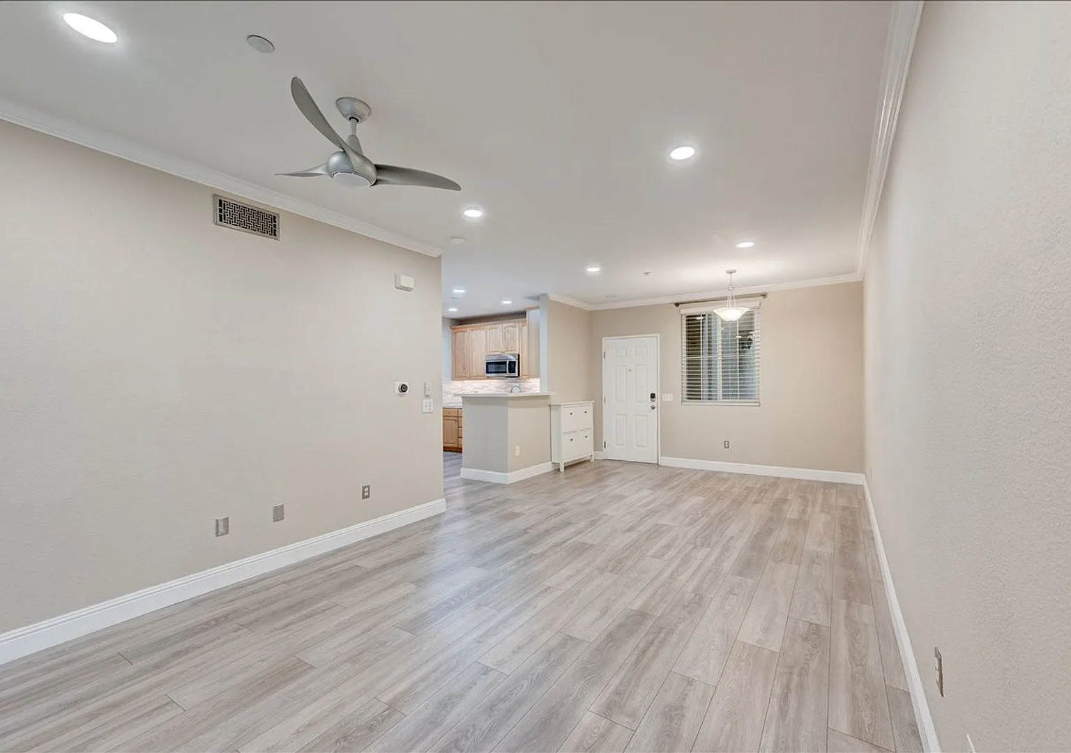 3850 Elijah Ct, Unit 914 — Photo 4