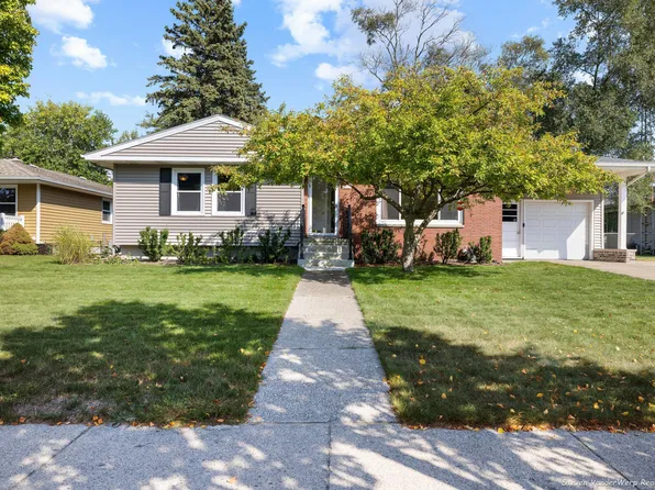 1808 Sheldon Rd, Grand Haven, MI 49417