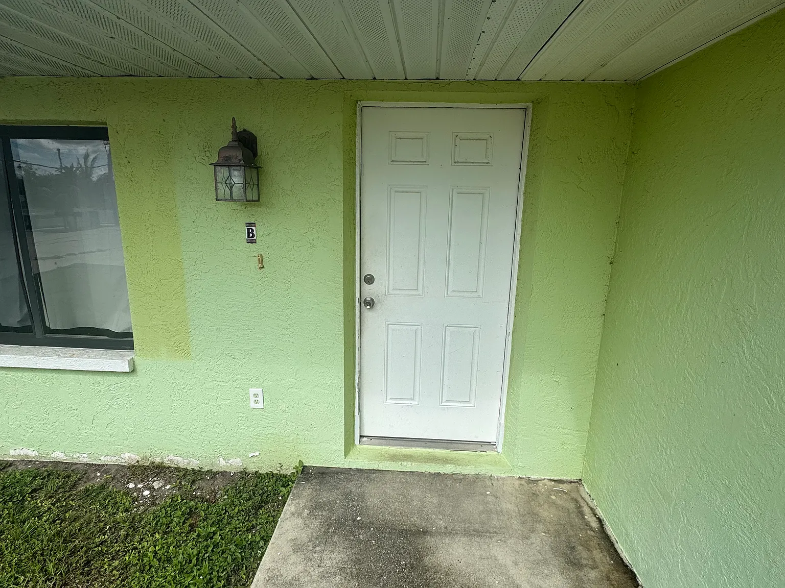 2 bed, $1,300 — Photo 2