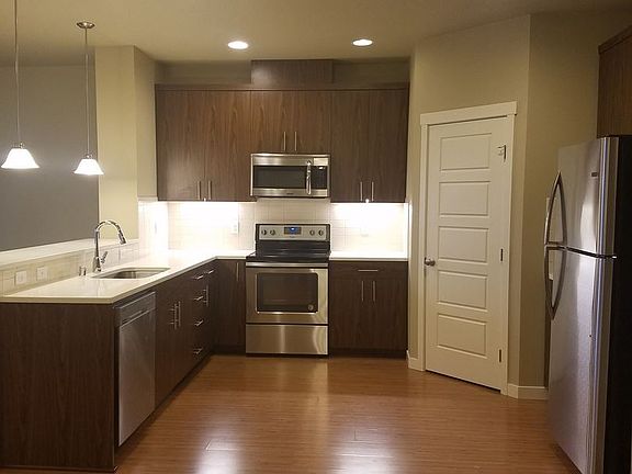 5th image of 7214 Hayworth Ave Ne