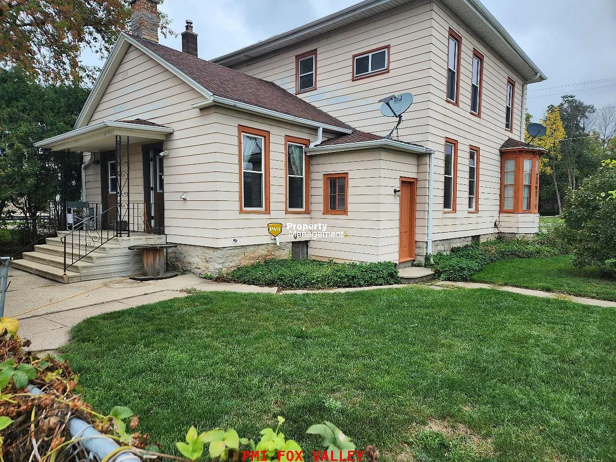 2 bed, 1.0 bath, 1084 sqft, $1,100 — Photo 3