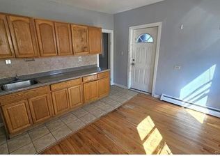 100 Preston St APT 3W, Hartford, CT 06114