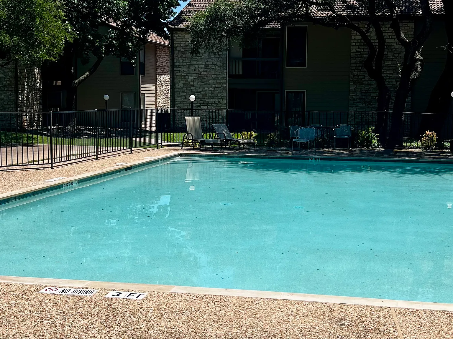 2 bed, 1017 sqft, $1,400 — Photo 2