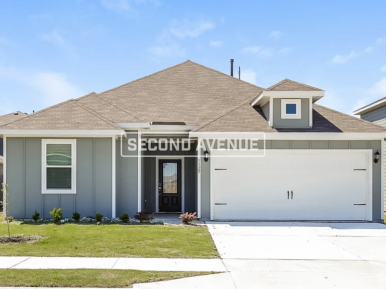 1329 Woodwinds Dr — Photo 1