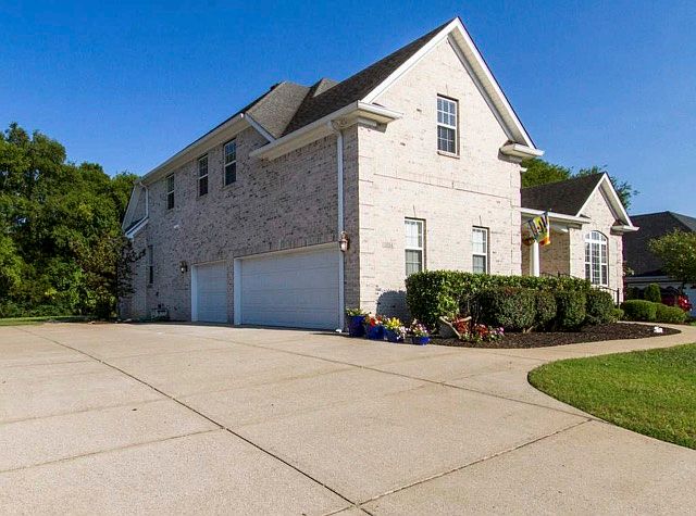 3 car garage