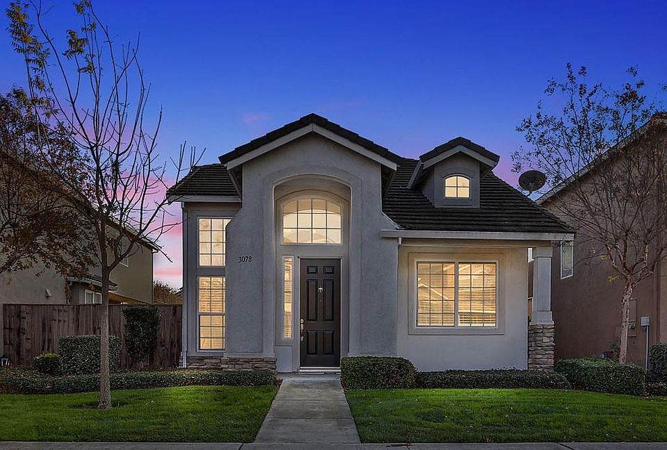 1st image of 3078 White Oak Dr
