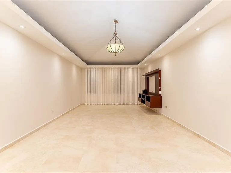 254 Sabanera — Photo 17