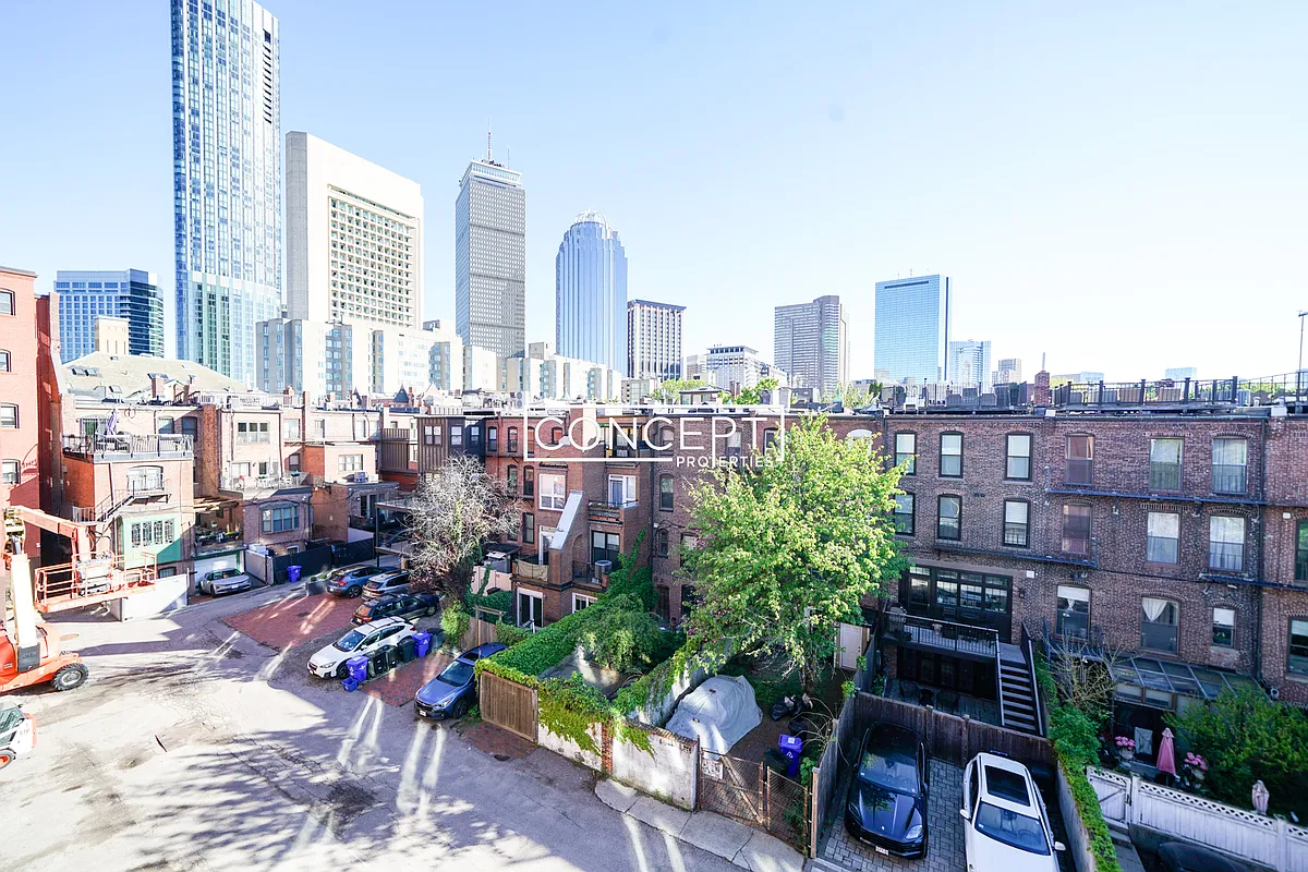 Building Photo - 10 Blackwood St #312