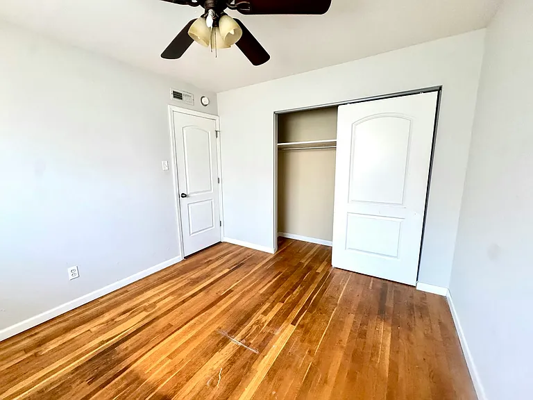5225 Southwest Ave #206 — Photo 4