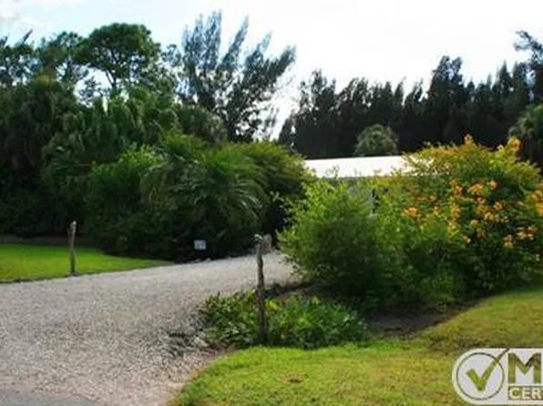 3517 Citrus St, Saint James City, FL 33956