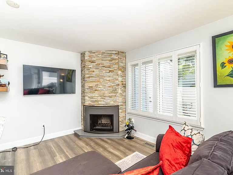 251 Fir Tree Ct — Photo 18