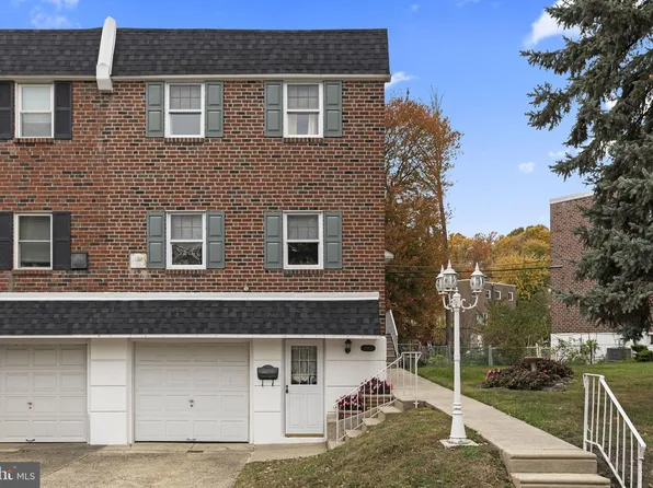 11902 Barlow St, Philadelphia, PA 19116