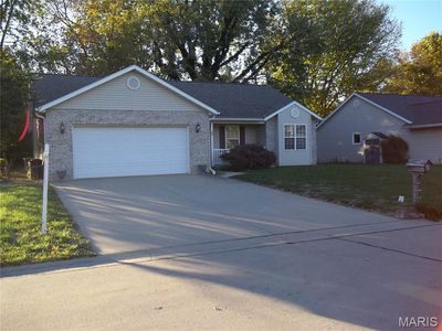 340 Nottingham Ln, Highland, IL, 62249