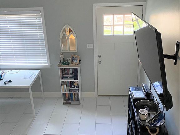 4th image of 10423 Massasoit Ave #10423