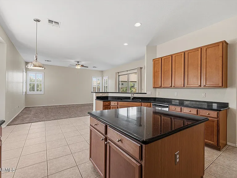 2619 E Hazeltine Way — Photo 11