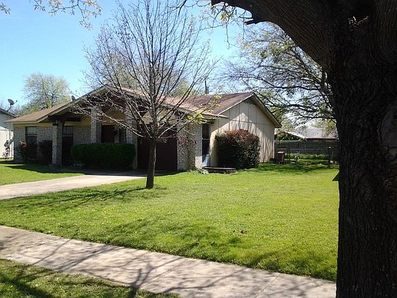 2nd image of 518 Kelly Ct