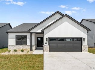 744 Conner Cir, Fairview Heights, IL 62208