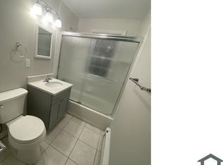 16 Clarmore Dr APT 2A, Norwalk, CT 06850