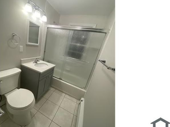 16 Clarmore Dr APT 2A