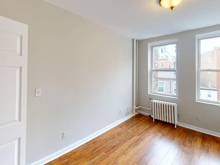 224 Hanover St #15 — Photo 7