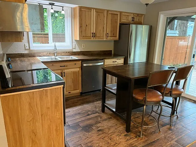 2 bed, 1.5 bath, $2,495 — Photo 2