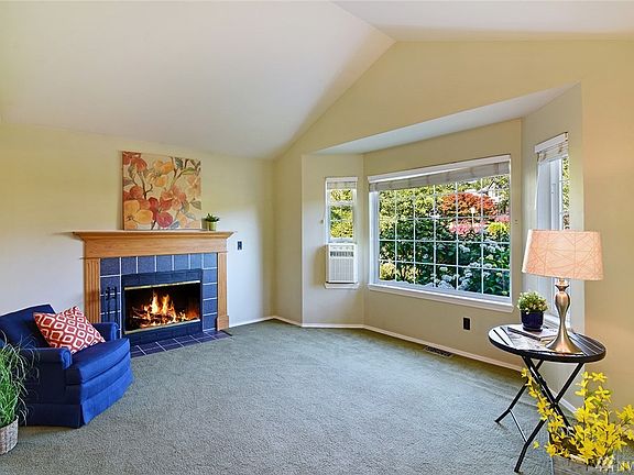3rd image of 19483 23rd Ave NE
