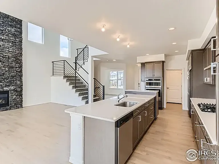 6440 Rolling Creek Dr — Photo 15