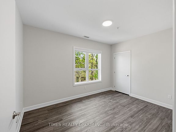 5th image of 369 Hunter St W #203