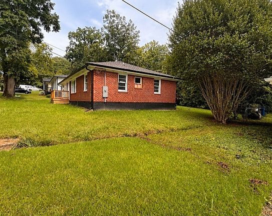 3rd image of 2328 Bonner Rd