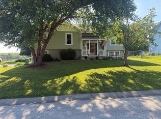 887 Glengera St, Peculiar, MO 64078