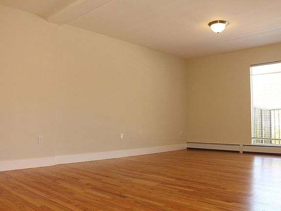 2nd image of 740 Rhode Island St APT 102