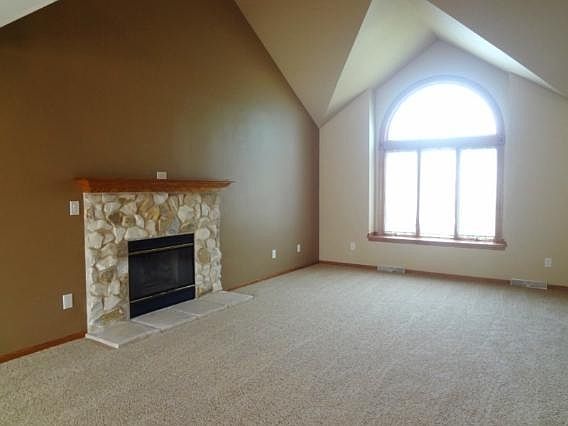 4th image of W245N5961 Maris Ct