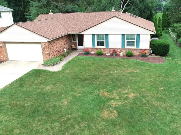 41784 Ladywood Dr, Northville, MI 48168