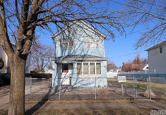 2nd image of 230 10th St