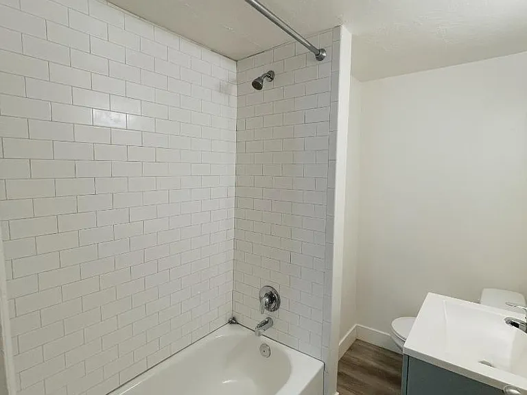 753 E Scott Ave — Photo 4