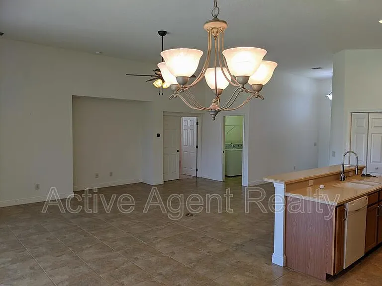 1882 W Angelica Loop — Photo 4