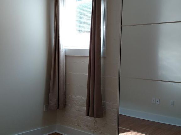 5th image of 611 Julia St #D