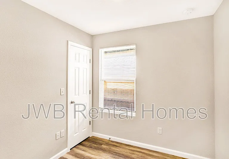 1362 Florida Ave — Photo 5