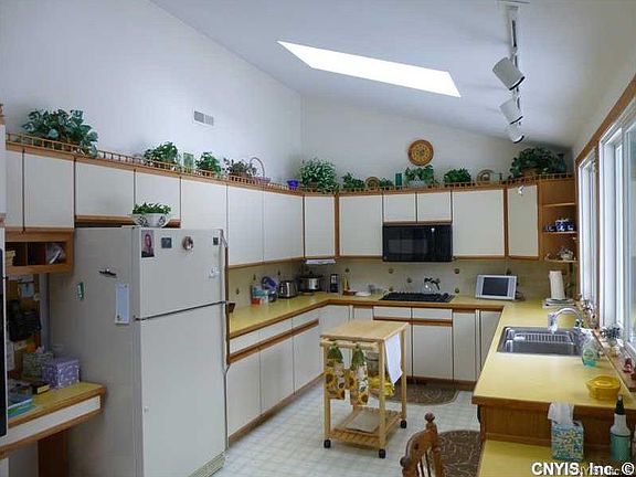 2nd image of 7706 Farley Ln