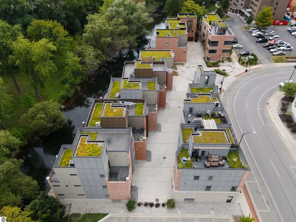 131 W State St #11, Traverse City, MI 49684