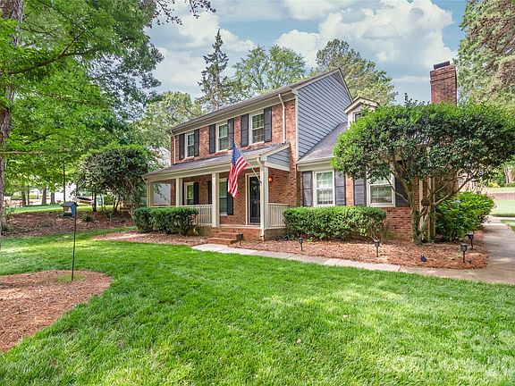 4th image of 419 Scarborough Ln